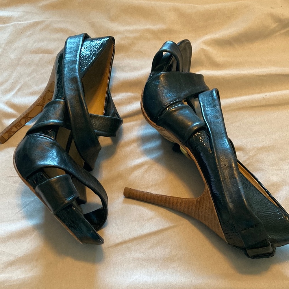 LAMB Heels